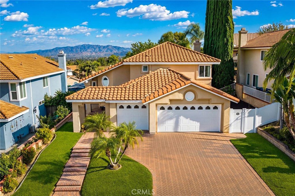 2525 Wandering Ridge Drive Property Photo 2