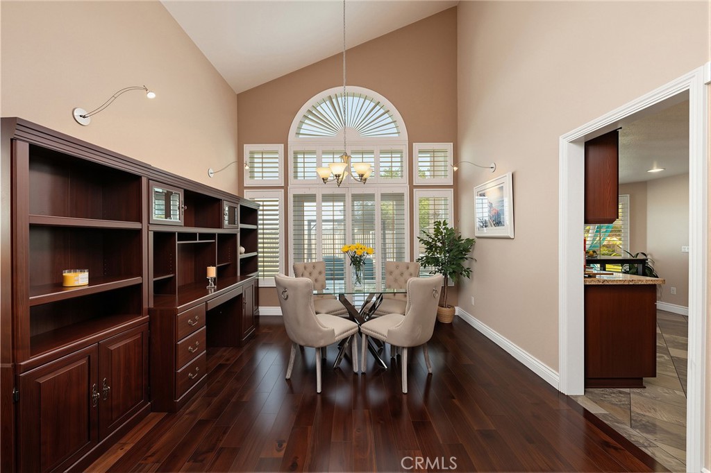 2525 Wandering Ridge Drive Property Photo 10