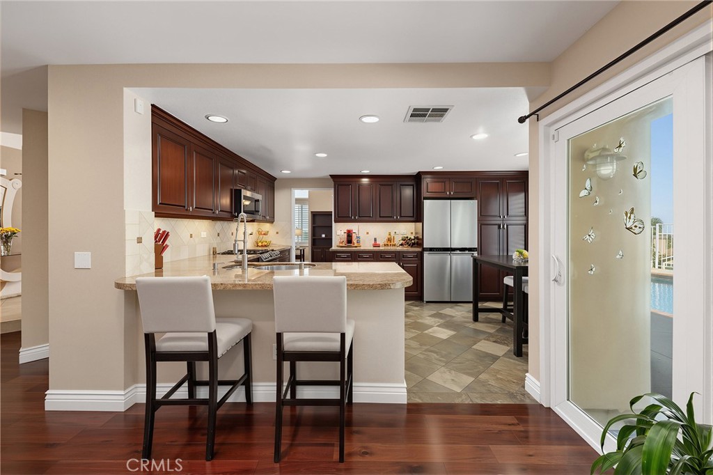 2525 Wandering Ridge Drive Property Photo 12