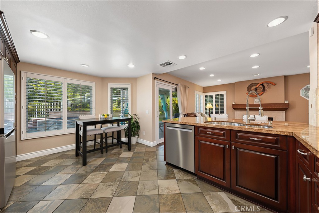 2525 Wandering Ridge Drive Property Photo 15