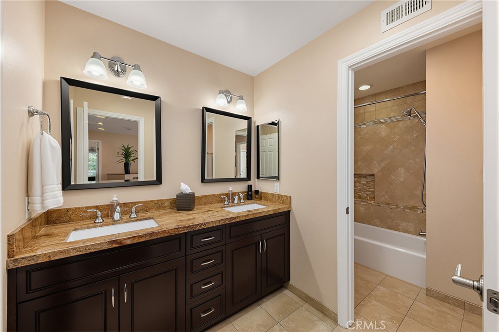 2525 Wandering Ridge Drive Property Photo 43