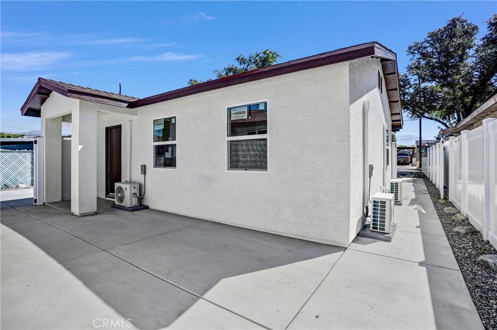 1021 Columbia 2 Property Photo 2
