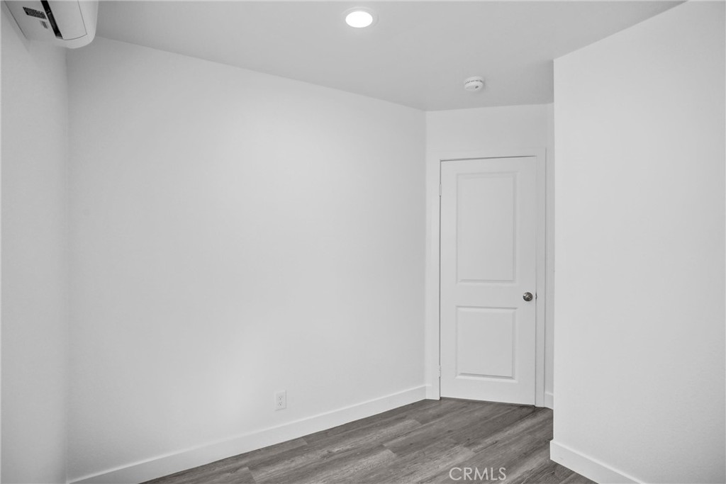 1021 Columbia 2 Property Photo 7