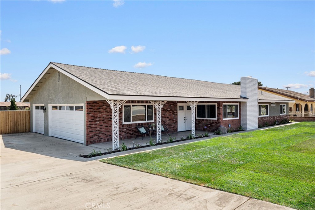 4565 Grand Avenue Property Photo 2
