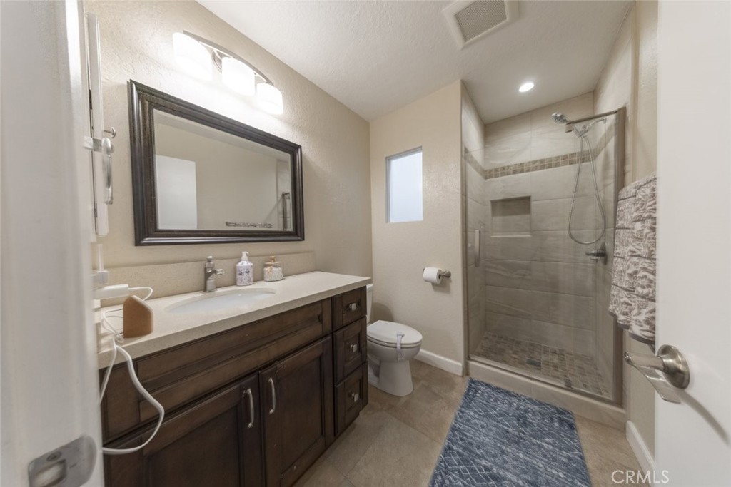 76 Willowcrest Lane Property Photo 13