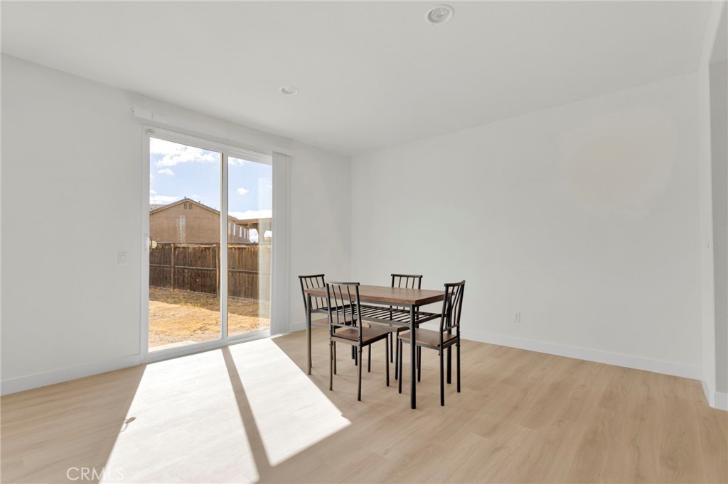 13816 Grant Way Property Photo 10