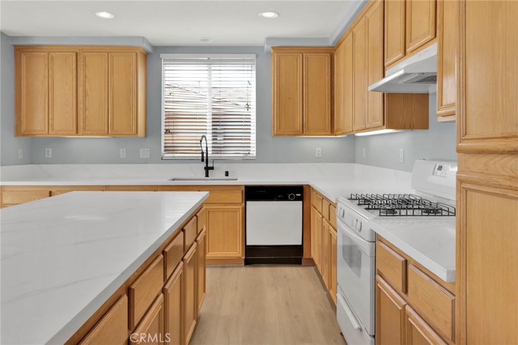 13816 Grant Way Property Photo 14