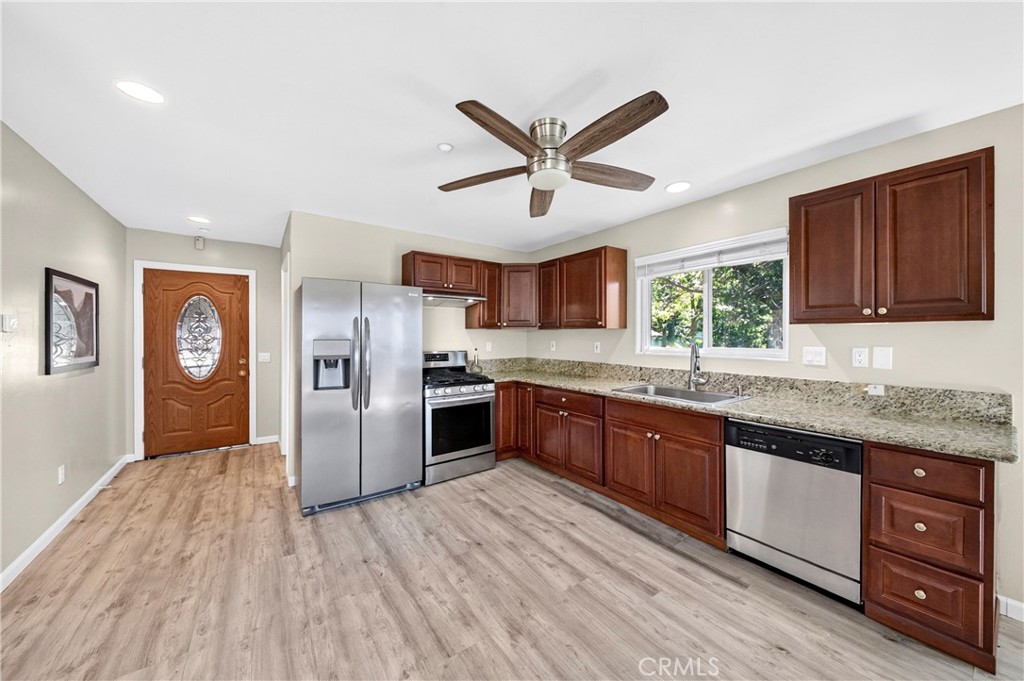 21515 Peak Circle Property Photo 3