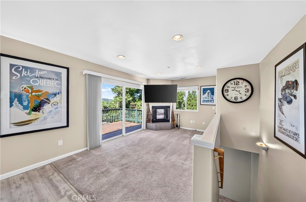 21515 Peak Circle Property Photo 7