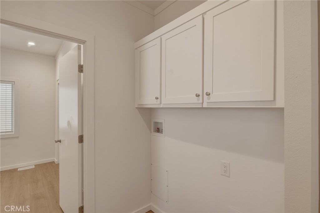7650 Balboa Boulevard 27 Property Photo 18