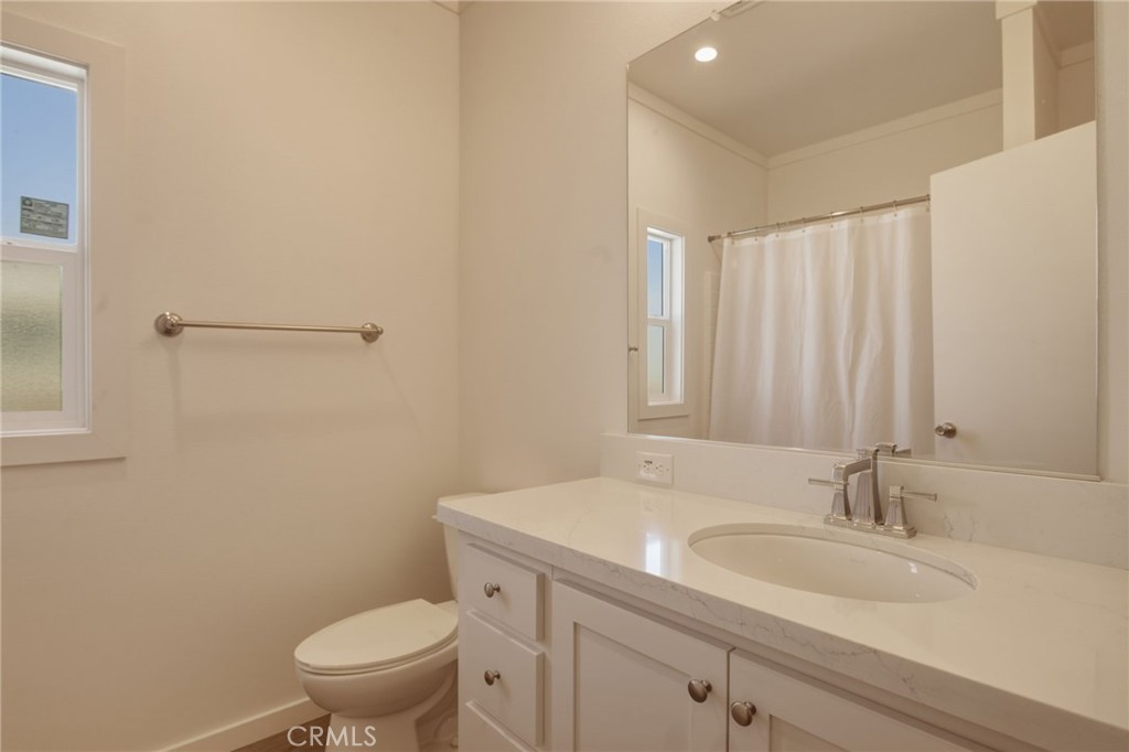 7650 Balboa Boulevard 27 Property Photo 19