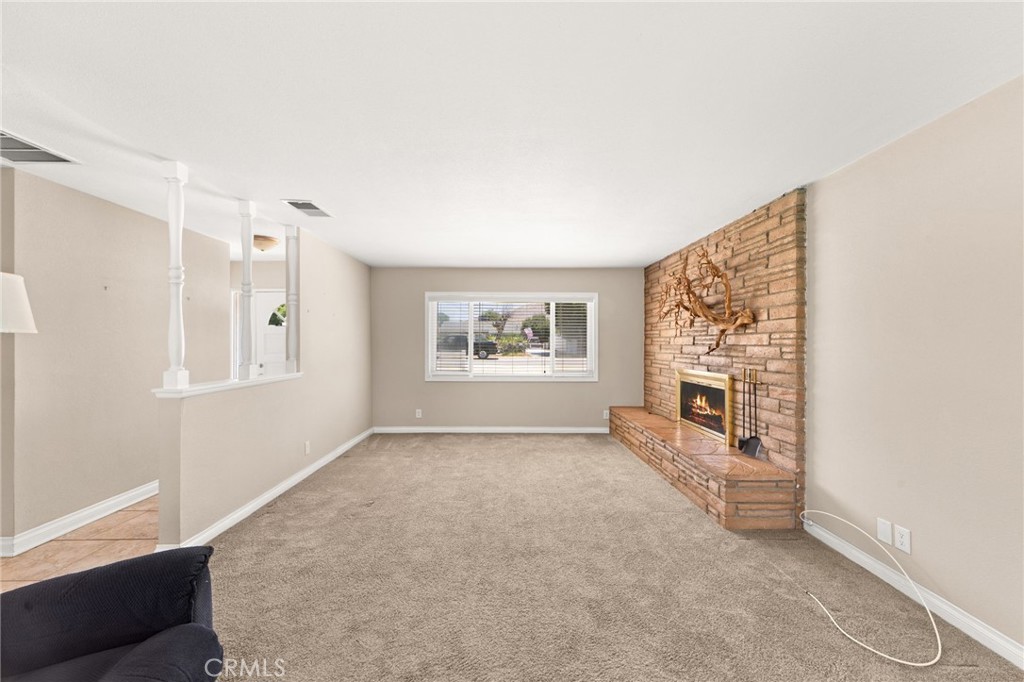 4560 Center Property Photo 5