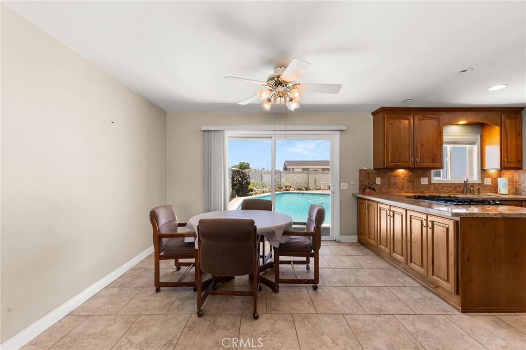 4560 Center Property Photo 7