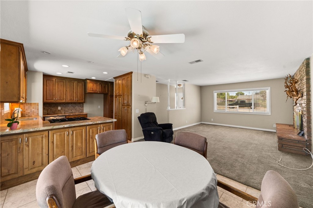 4560 Center Property Photo 8