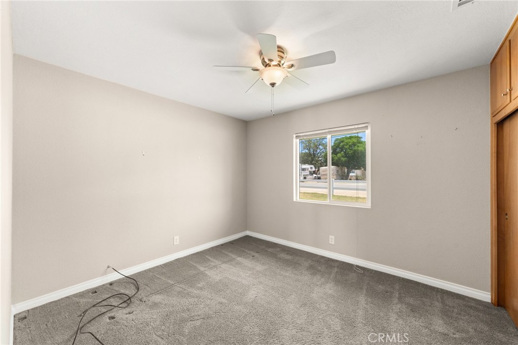 4560 Center Property Photo 16
