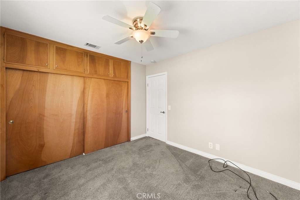 4560 Center Property Photo 17