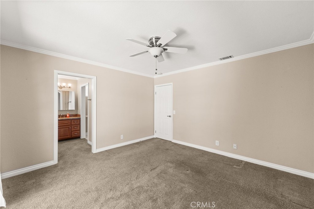 4560 Center Property Photo 20