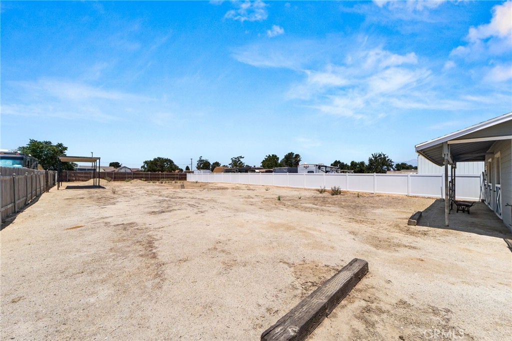 4560 Center Property Photo 34