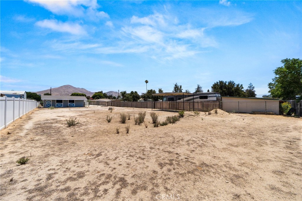 4560 Center Property Photo 35