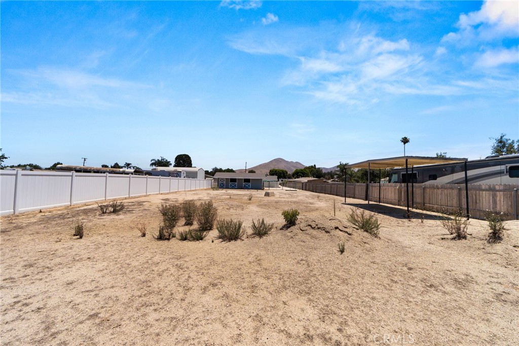 4560 Center Property Photo 36