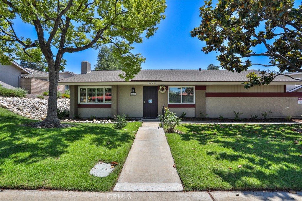 1644 Carmel Circle West Property Photo 1
