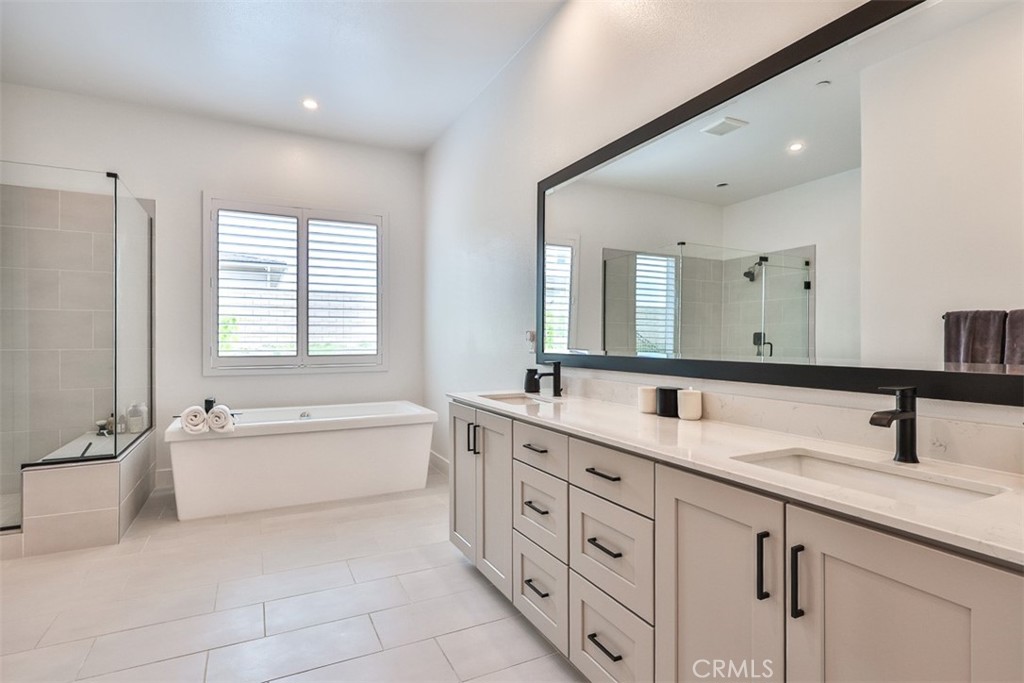 1112 W Empress Property Photo 15