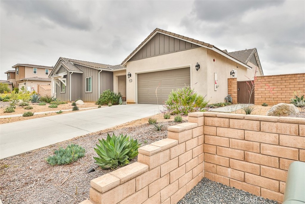 1112 W Empress Property Photo 36