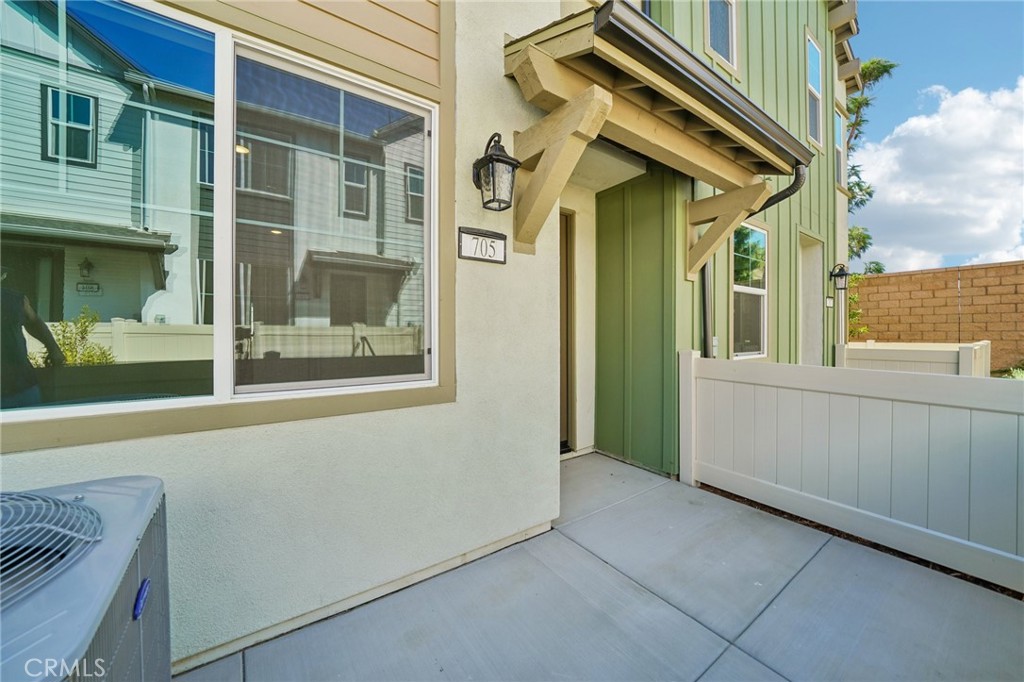 9833 Crossbay Loop 705 Property Photo 2