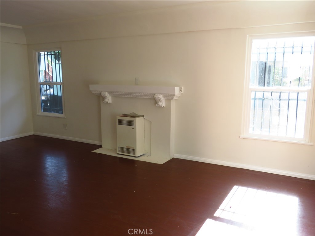 862 W 41st Street Property Photo 4