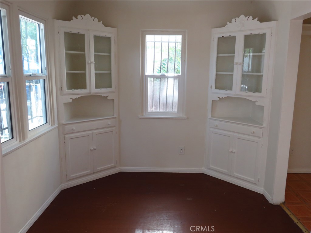 862 W 41st Street Property Photo 7