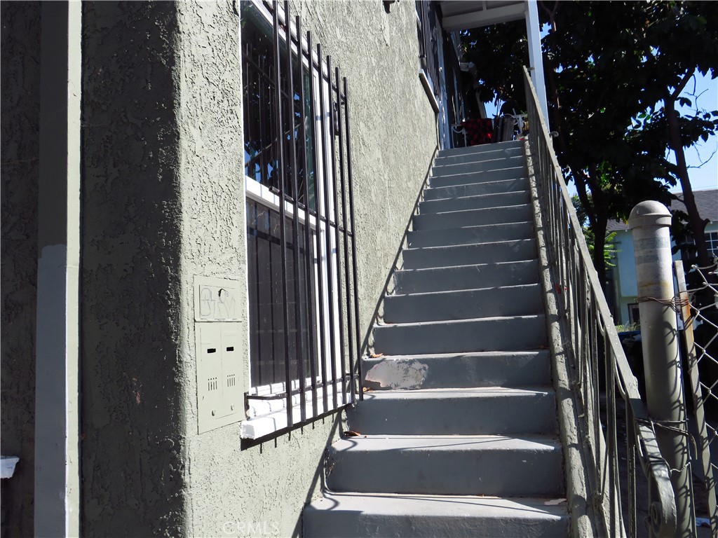 862 W 41st Street Property Photo 12