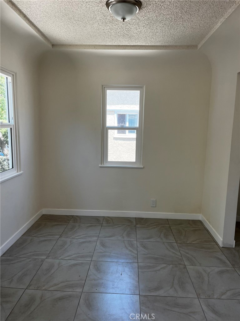 862 W 41st Street Property Photo 15