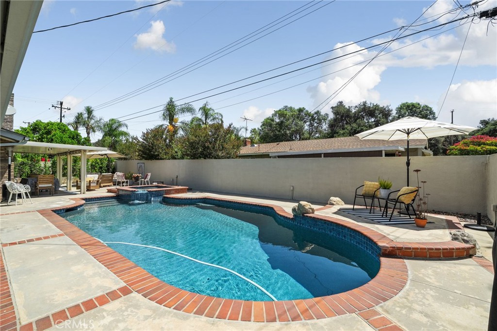 518 Converse Property Photo 33