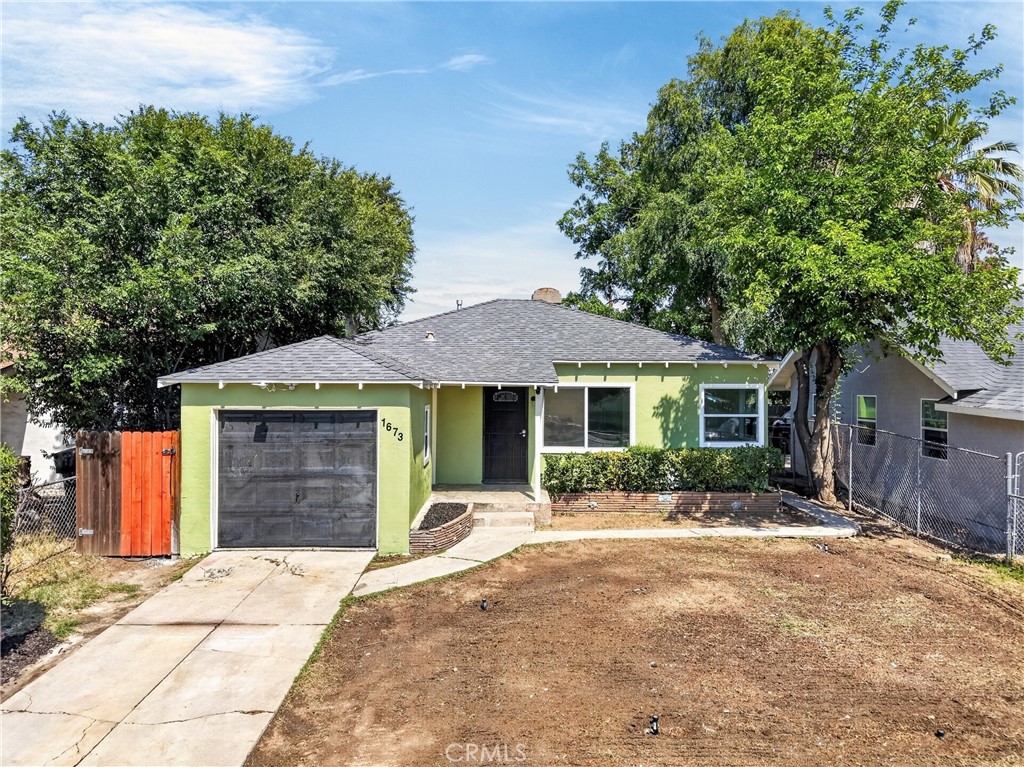 1673 N Mountain View Property Photo 1