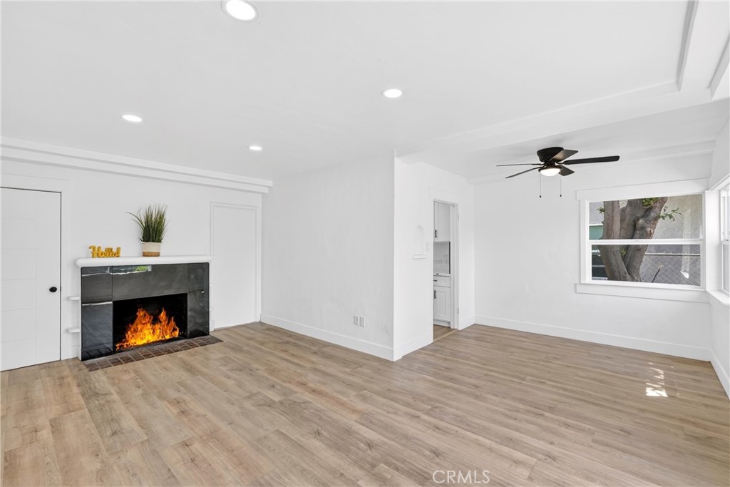 1673 N Mountain View Property Photo 5