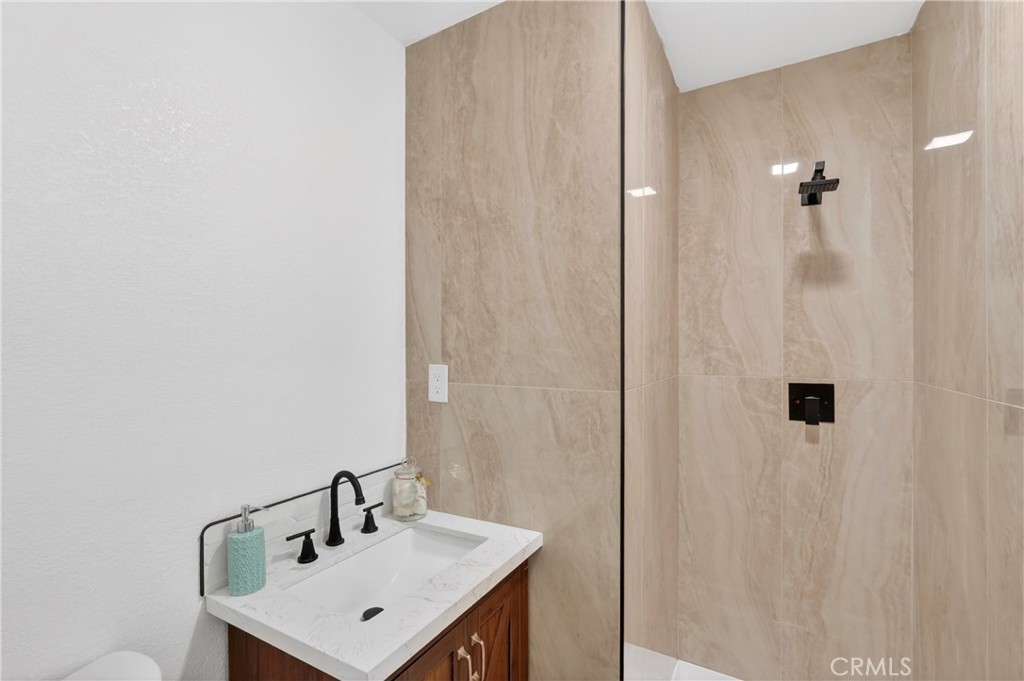 1673 N Mountain View Property Photo 11