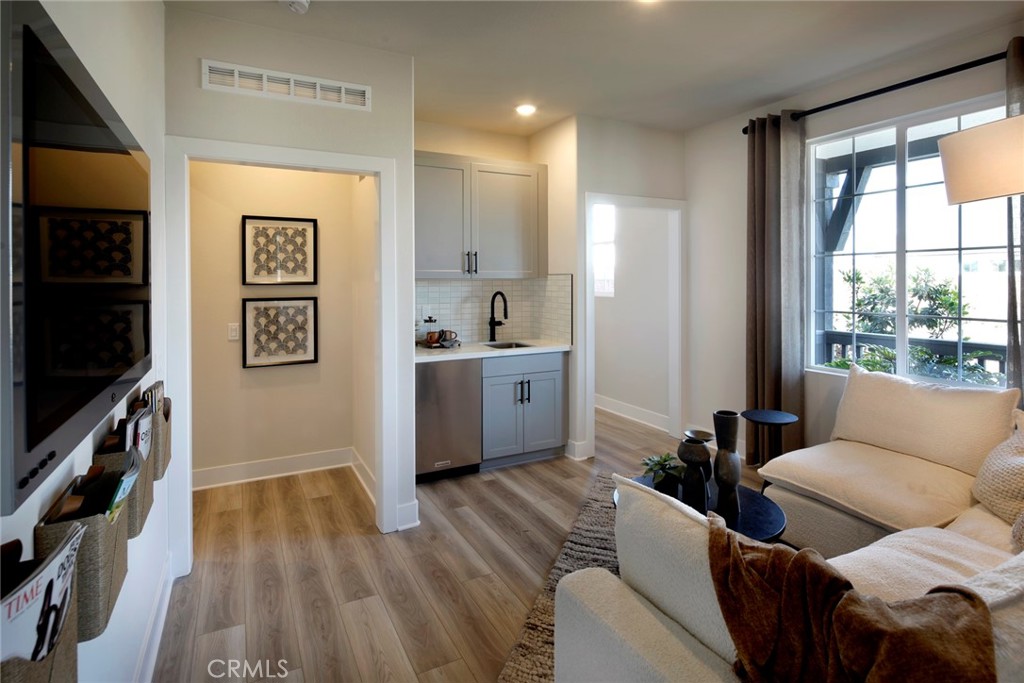 8566 Toyon Street Property Photo 10
