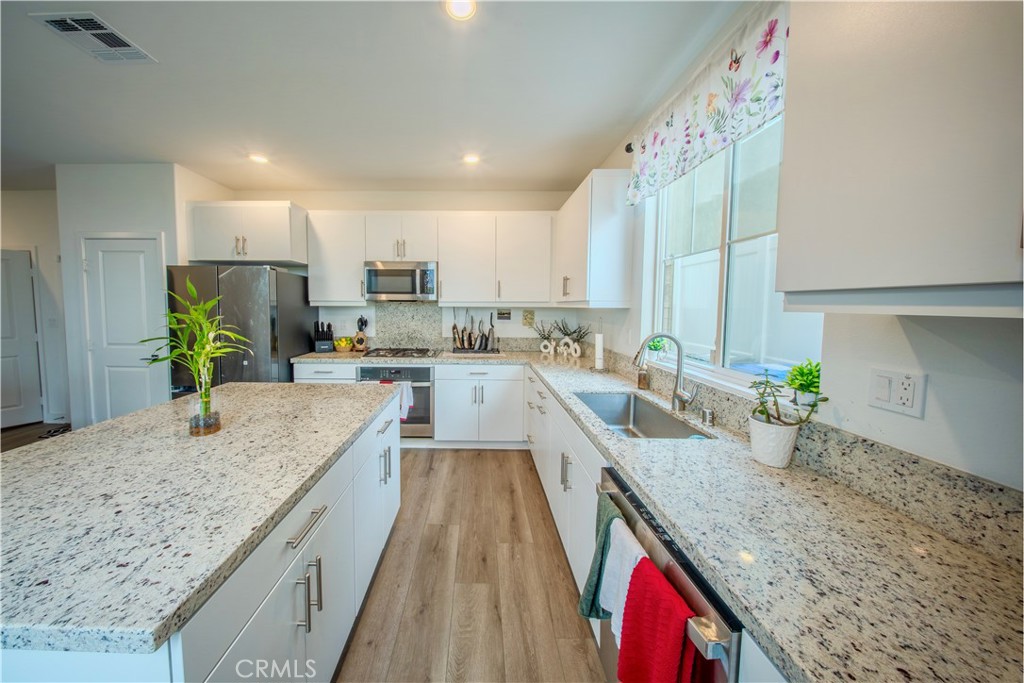 364 Castaic Way Property Photo 2