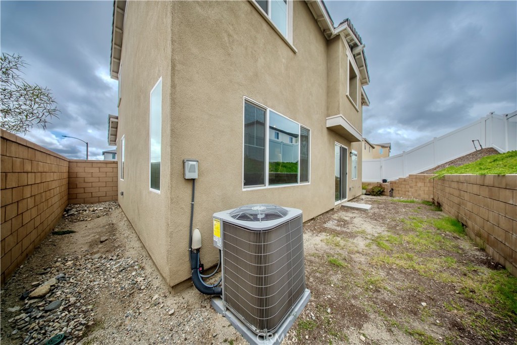 364 Castaic Way Property Photo 29