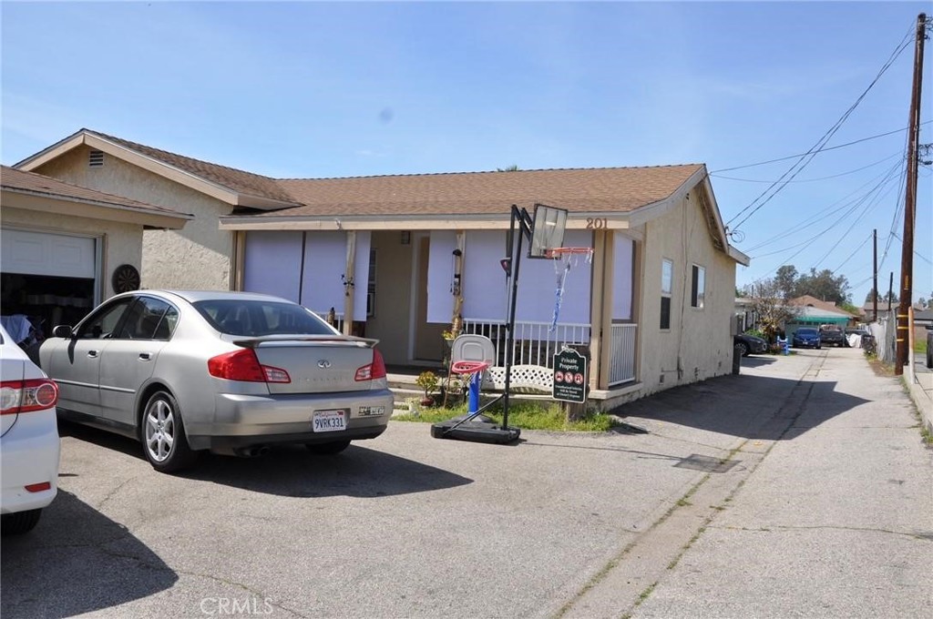 201 S Vernon Property Photo 1