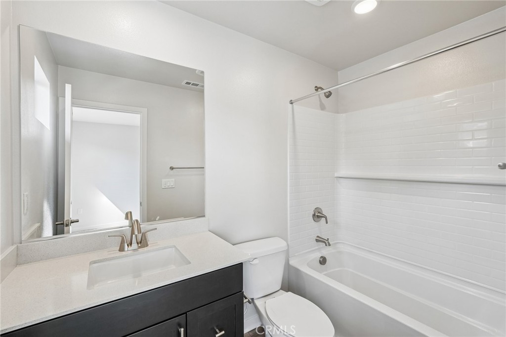 9542 Hannah Way Property Photo 13