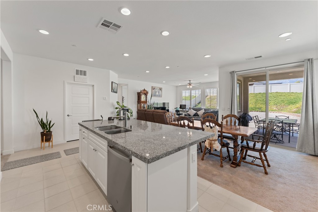 1620 Village Green Property Photo 14