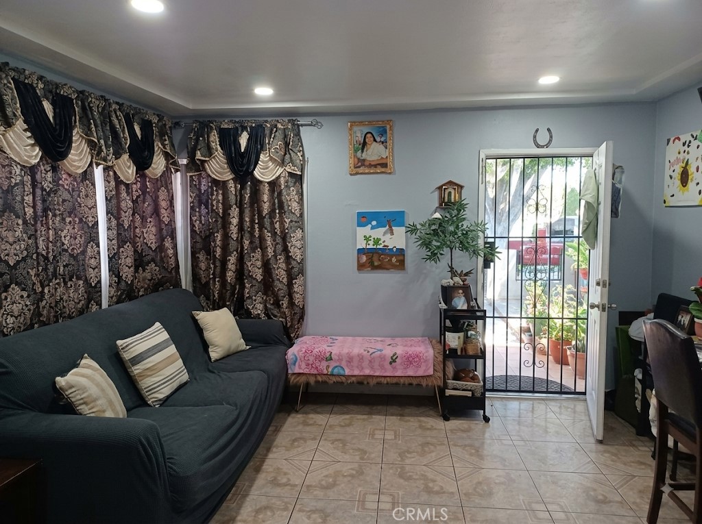 1354 W 84th Street Property Photo 4