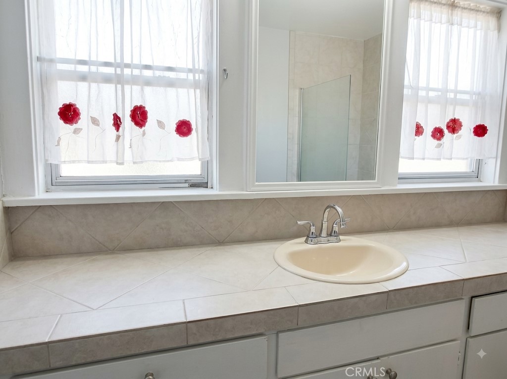 1354 W 84th Street Property Photo 7