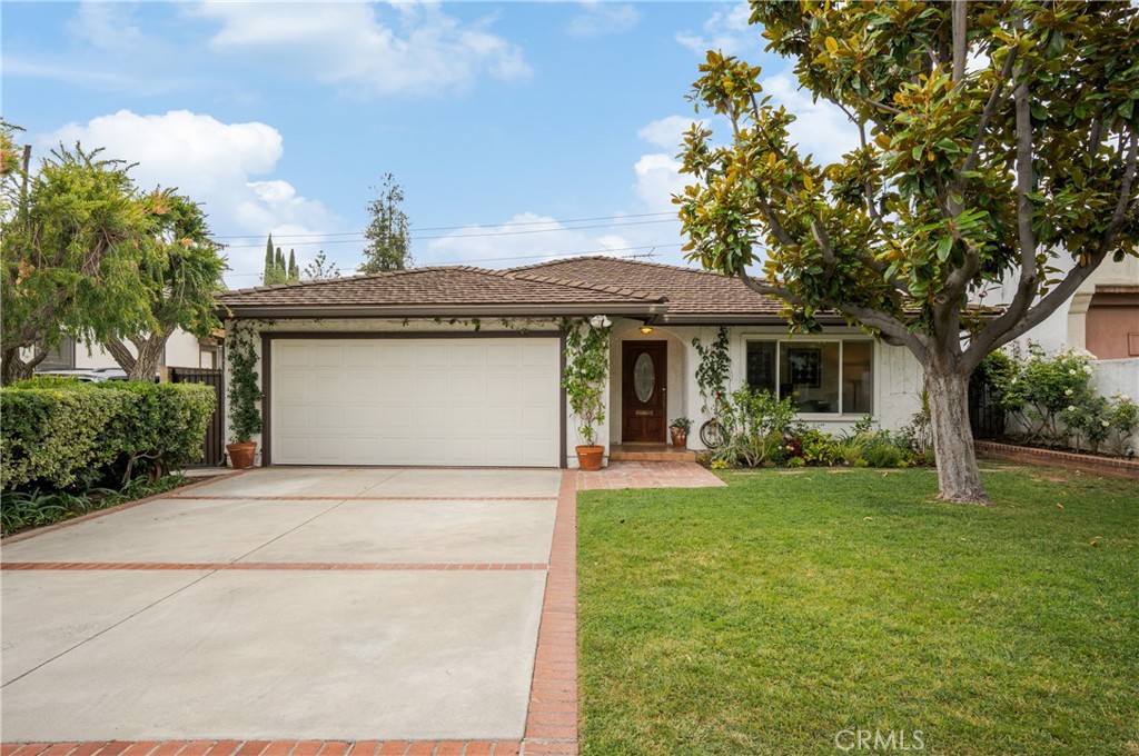 1735 Hilliard Drive Property Photo 1