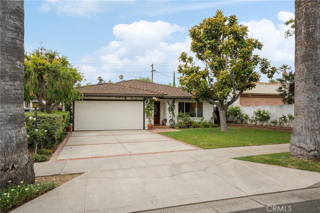 1735 Hilliard Drive Property Photo 3