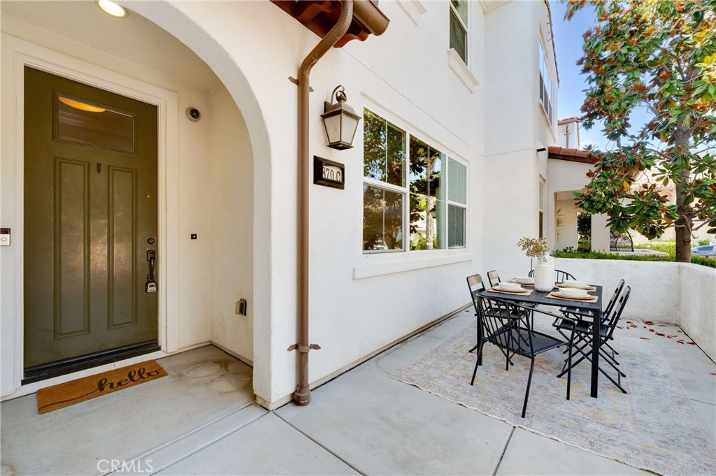 870 E Mountain Way C Property Photo 4