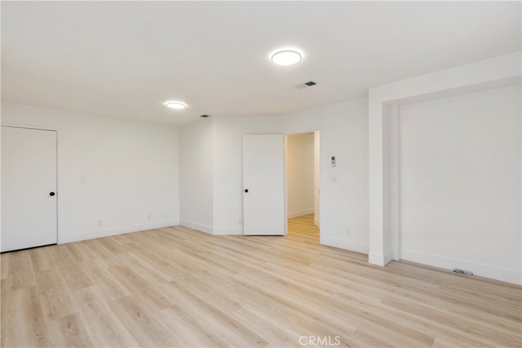 433 W Arrow Property Photo 18