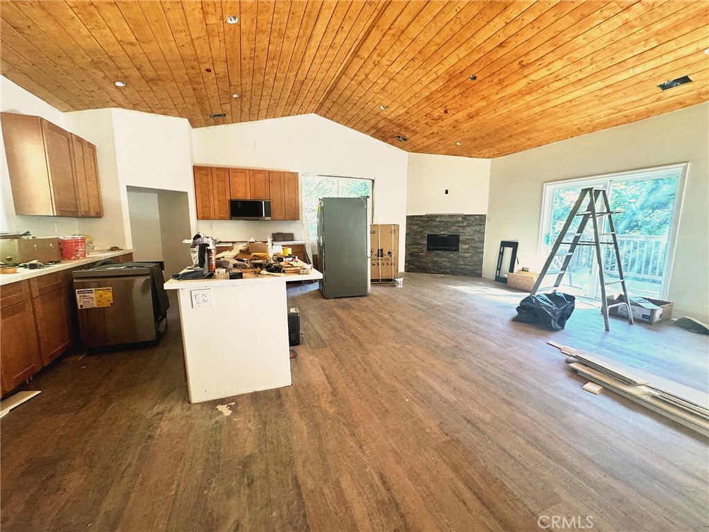 26241 Thunderbird Property Photo 3