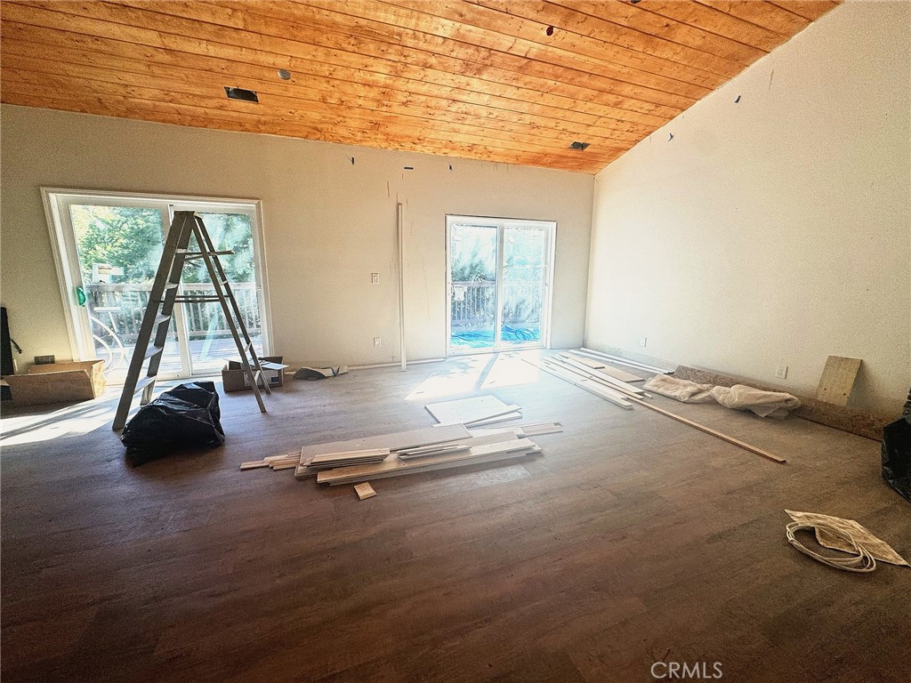 26241 Thunderbird Property Photo 4